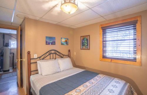 North Pole House | Pet-Friendly Getaway at The Cub Cottage in North Pole AK
