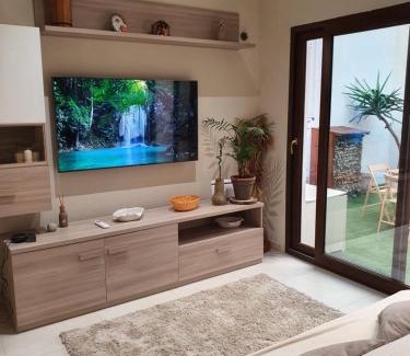 Sinnai House | Oceanfront Retreat: The Cube Best Vacation Ever Awaits