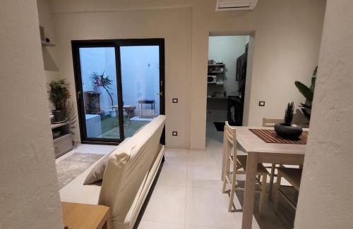Sinnai House | Oceanfront Retreat: The Cube Best Vacation Ever Awaits