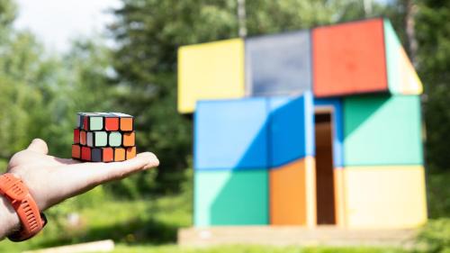 Tangen House | Relax at The Cubist Retreat with Hot Tub & Pet-Friendly Stays