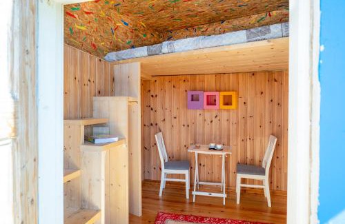 Tangen House | Relax at The Cubist Retreat with Hot Tub & Pet-Friendly Stays