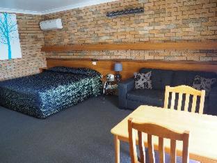 Central Mudgee Hotel | Discover Cudgegong Valley Motel: Pet-Friendly Retreat with Pool