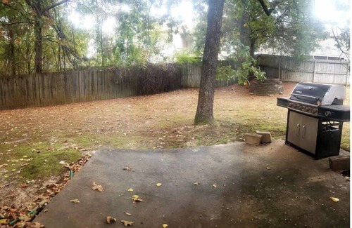 Maumelle House | Unforgettable Stay at The Cul De Sac Family Home