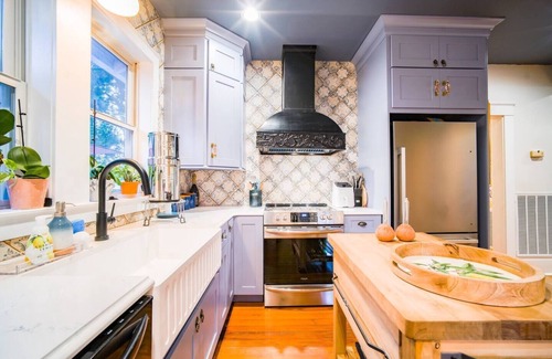 Cullman House | Convenient Stay at The Cullman Haus Near Warehouse District