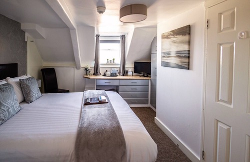 Weymouth Hotel | Exceptional Stay at The Cumberland with Breakfast & Family Care