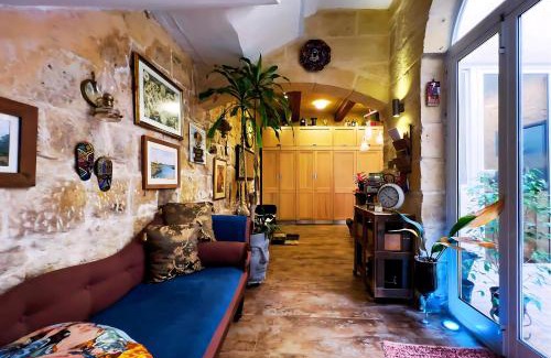 Zejtun House | The Curiosities House - Artistic & Experiential retreat