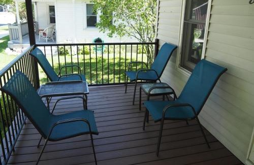 Frankfort Apartment | Charming Lower Apartment in Prime Location for Families