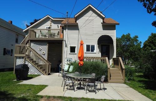 Frankfort Apartment | Charming Lower Apartment in Prime Location for Families