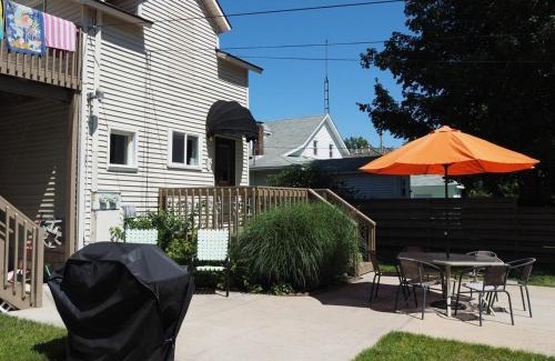 Frankfort Apartment | Charming Lower Apartment in Prime Location for Families