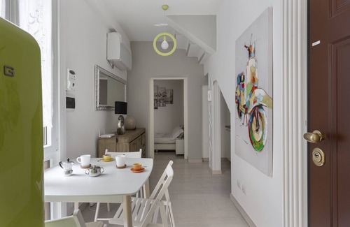 Porta Romana Apartment | Charming Crema Apartment in Milan with Breakfast Included