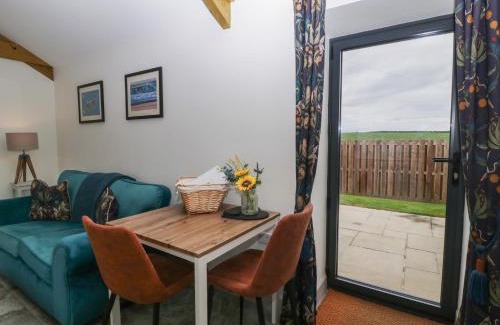 Vale of Glamorgan House | Discover The Cwtch: Pet-Friendly 4-Star Retreat