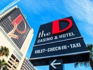 Downtown Las Vegas Resort | Discover The D Las Vegas: Family-Friendly with Pool Access
