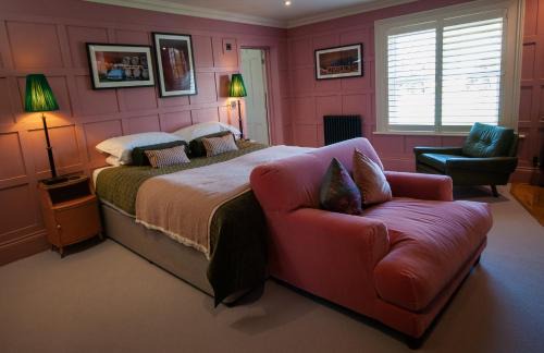 Great Massingham Hotel | Discover The Dabbling Duck: Pet-Friendly Retreat with Dining