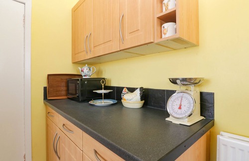 Newton Stewart Cottage | Pet-Friendly Dairy Cottage with Hot Tub in Whithorn