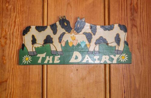 Peak District House | Cozy Stay at The Dairy: Pet & Child Friendly Escape