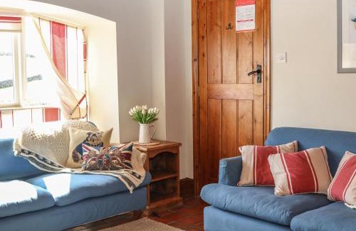 Peak District House | Cozy Stay at The Dairy: Pet & Child Friendly Escape