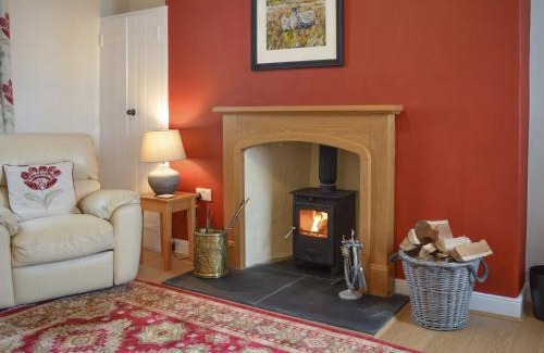 Newton Stewart House | Experience The Dairy House: Pet-Friendly Retreat with Hot Tub