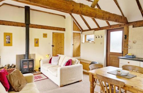 Petersfield House | Guest Rated 10/10: The Dairy in Petersfield Awaits You