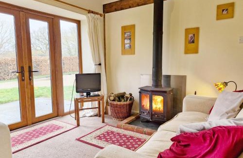 Petersfield House | Guest Rated 10/10: The Dairy in Petersfield Awaits You