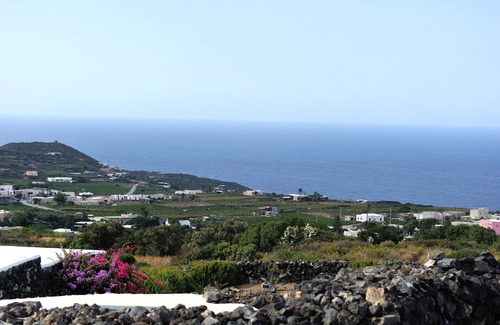 Kamma Villa | Experience The Dammuso Rosa and Henry: Oceanfront Bliss