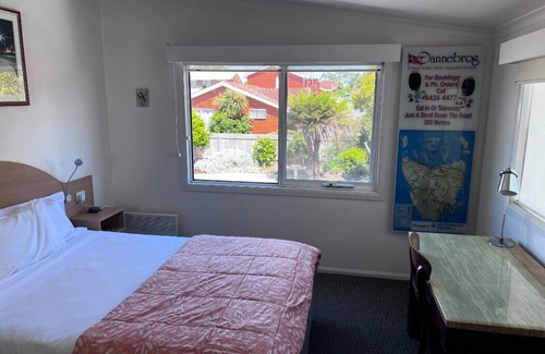 Devonport Cabin | Discover Family-Friendly Comfort at The Dannebrog Lodge Room 10