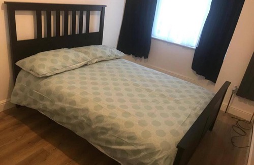 Dartford House | Guest Rated 10/10: The Dartford Five Bedrooms Retreat