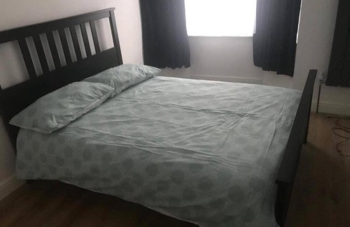 Dartford House | Guest Rated 10/10: The Dartford Five Bedrooms Retreat