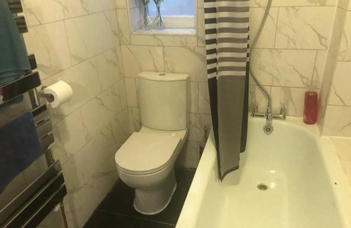 Dartford House | Guest Rated 10/10: The Dartford Five Bedrooms Retreat