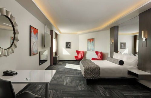 Riverside Hotel | Experience The Davenport Grand: Eco-Friendly & Family Friendly