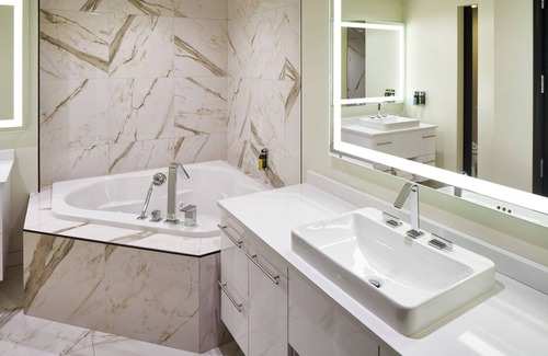 Riverside Hotel | Experience The Davenport Grand: Eco-Friendly & Family Friendly