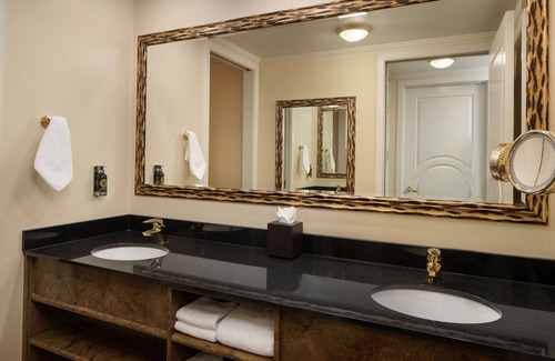 Downtown Spokane Hotel | Discover The Davenport Tower with Pool & Spa Amenities