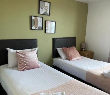 Rosehearty Hotel | Experience The Davron Hotel: Oceanfront Bliss Awaits
