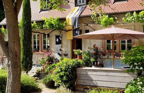 Neustadt-Haardt Apartment | Remarkable Stay in a Historic Monument with Great Amenities