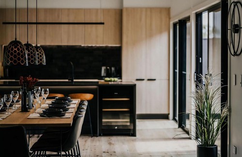 Hepburn House | Exceptional Family Retreat at The Deck, Hepburn Springs