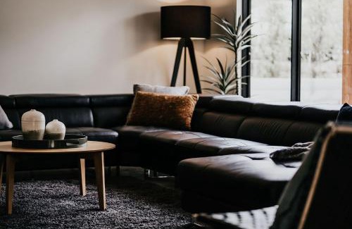 Hepburn House | Exceptional Family Retreat at The Deck, Hepburn Springs