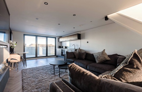 Selby House | The Deer View luxury, cosy stay in rural setting surrounded by natural farm land