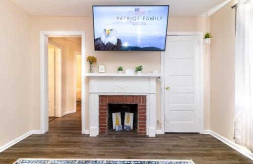 Columbus House | Cozy Doubles - Unit D with Pet-Friendly Perks