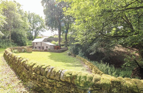 Winster Cottage | Top-Rated The Dell: Family-Friendly with Breakfast Included