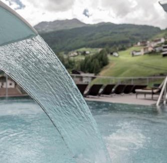 Soelden Apartment | Relax at Regina's Alp Deluxe: 4-Star Family Retreat