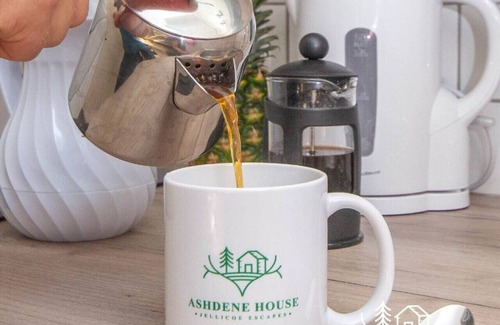 New Forest District Apartment | The Deluxe Hare - Room 2 - New Forest