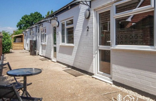 New Forest District Apartment | The Deluxe Hare - Room 2 - New Forest