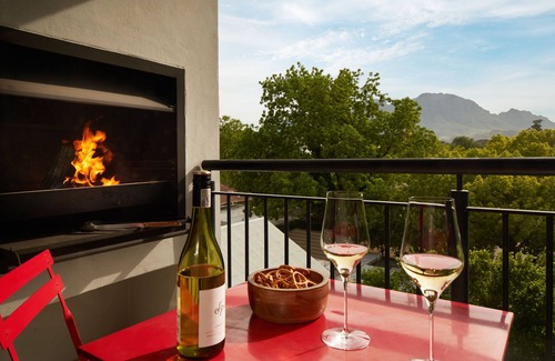 Stellenbosch Central Apartment | Explore The Den Apartments with Pool and Breakfast Options