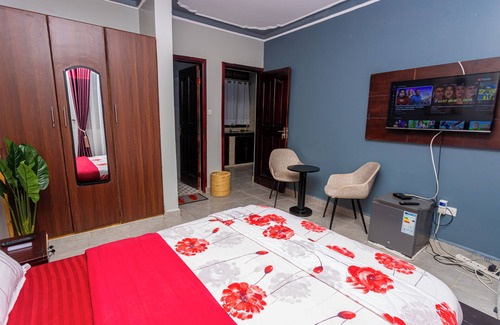 Soroti Bed & Breakfast | The Den Soroti Red