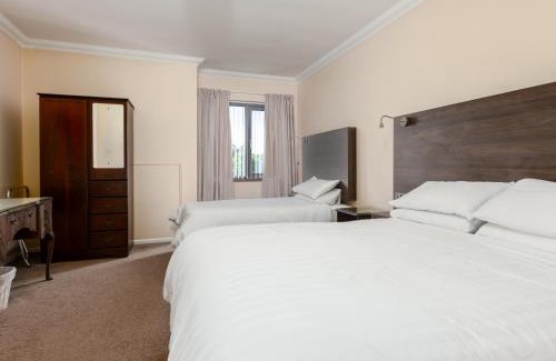 Castlederg Bed & Breakfast | Guest Rated 9/10: Experience The Derg Arms B&B Stay
