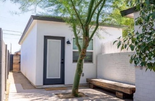 Whitton Acres Apartment | Discover The Desert Den: Child-Friendly Retreat Awaits