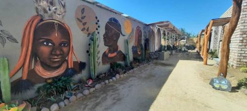 Uis House | Experience The Desert House: Family-Friendly Retreat with Pool