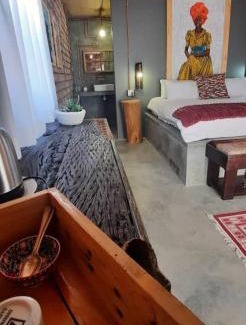 Uis House | Experience The Desert House: Family-Friendly Retreat with Pool
