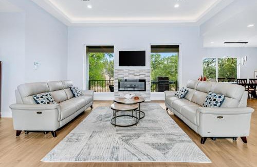 Horseshoe Bay West House | Discover The Desert Rose: Family-Friendly Retreat Awaits
