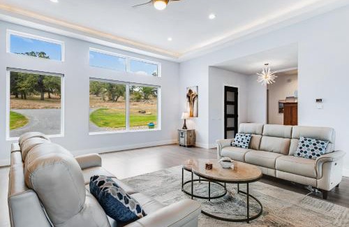 Horseshoe Bay West House | Discover The Desert Rose: Family-Friendly Retreat Awaits