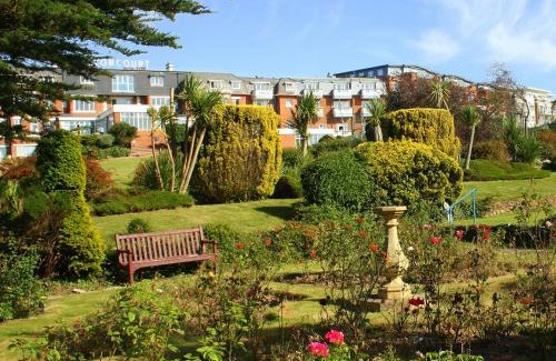 Exmouth Bed & Breakfast | Discover The Devoncourt Resort with Oceanfront Amenities